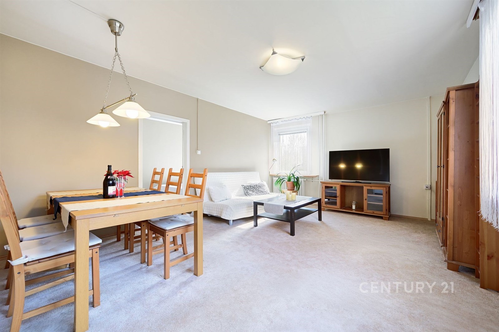 Obývací pokoj s jídelnou