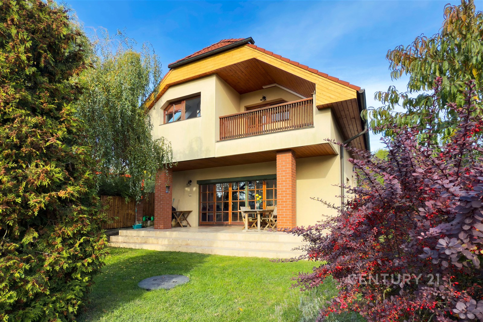 Pohled na dům ze zahrady