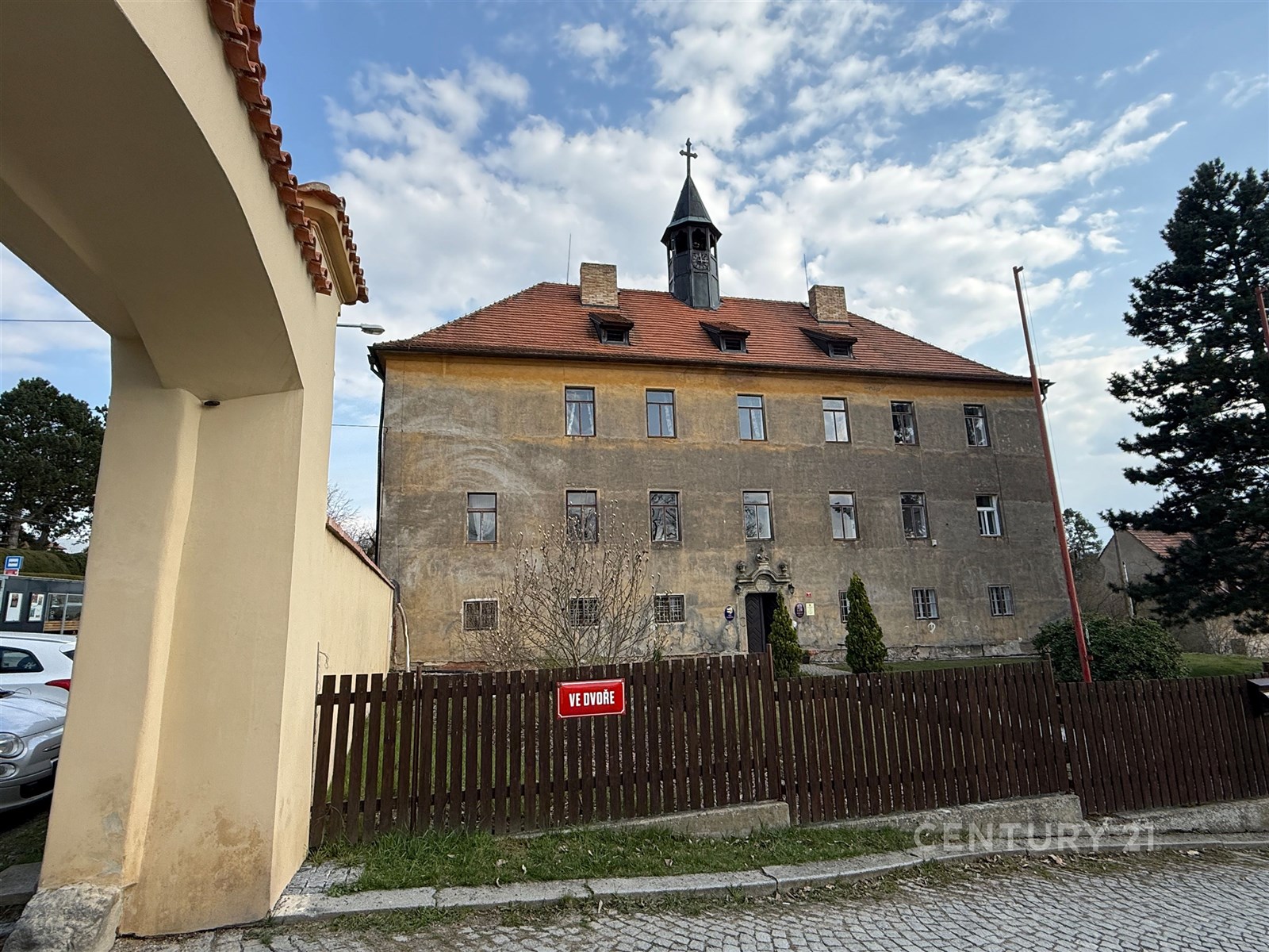 Okolí