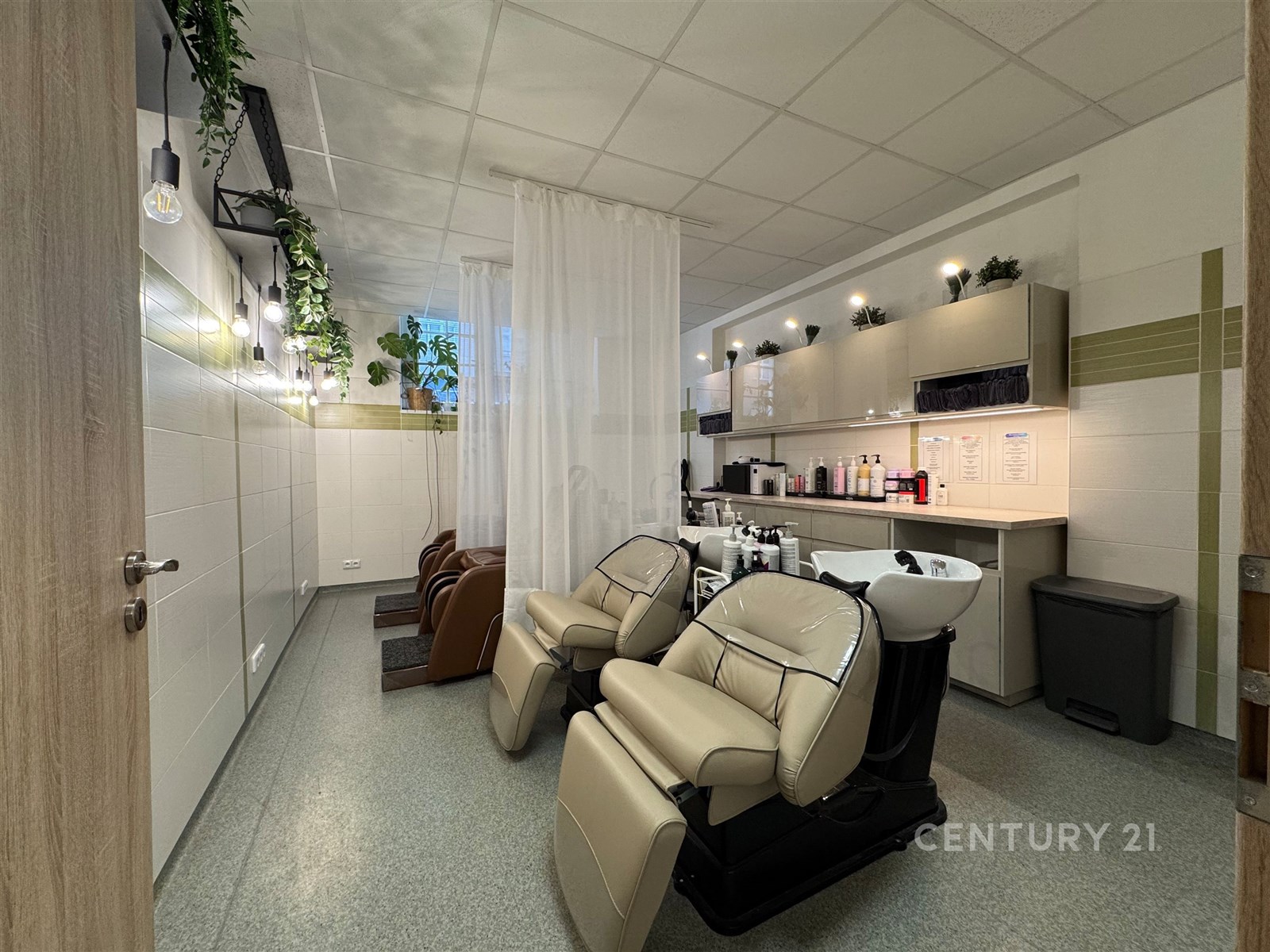 Suterén samostatná místnost 1