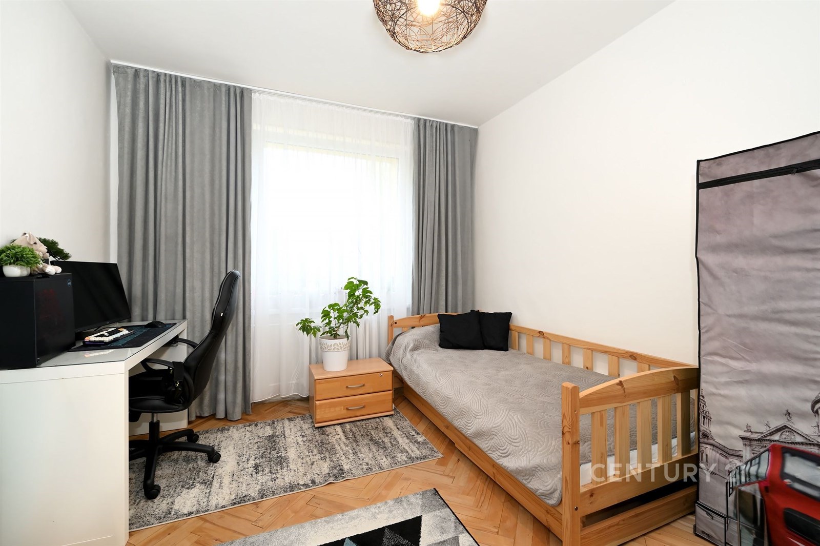 Second bedroom