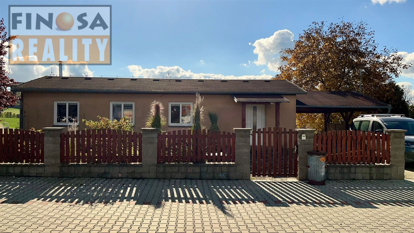 dům a předzahrádka