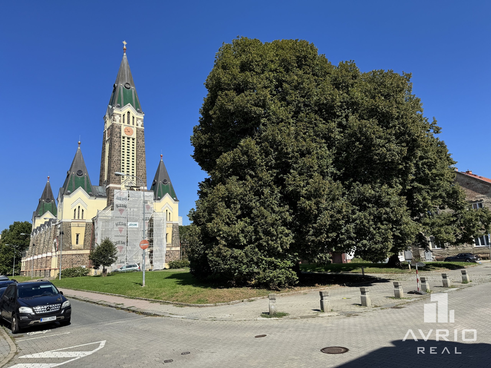 Kostel_na?me?sti?_Republiky