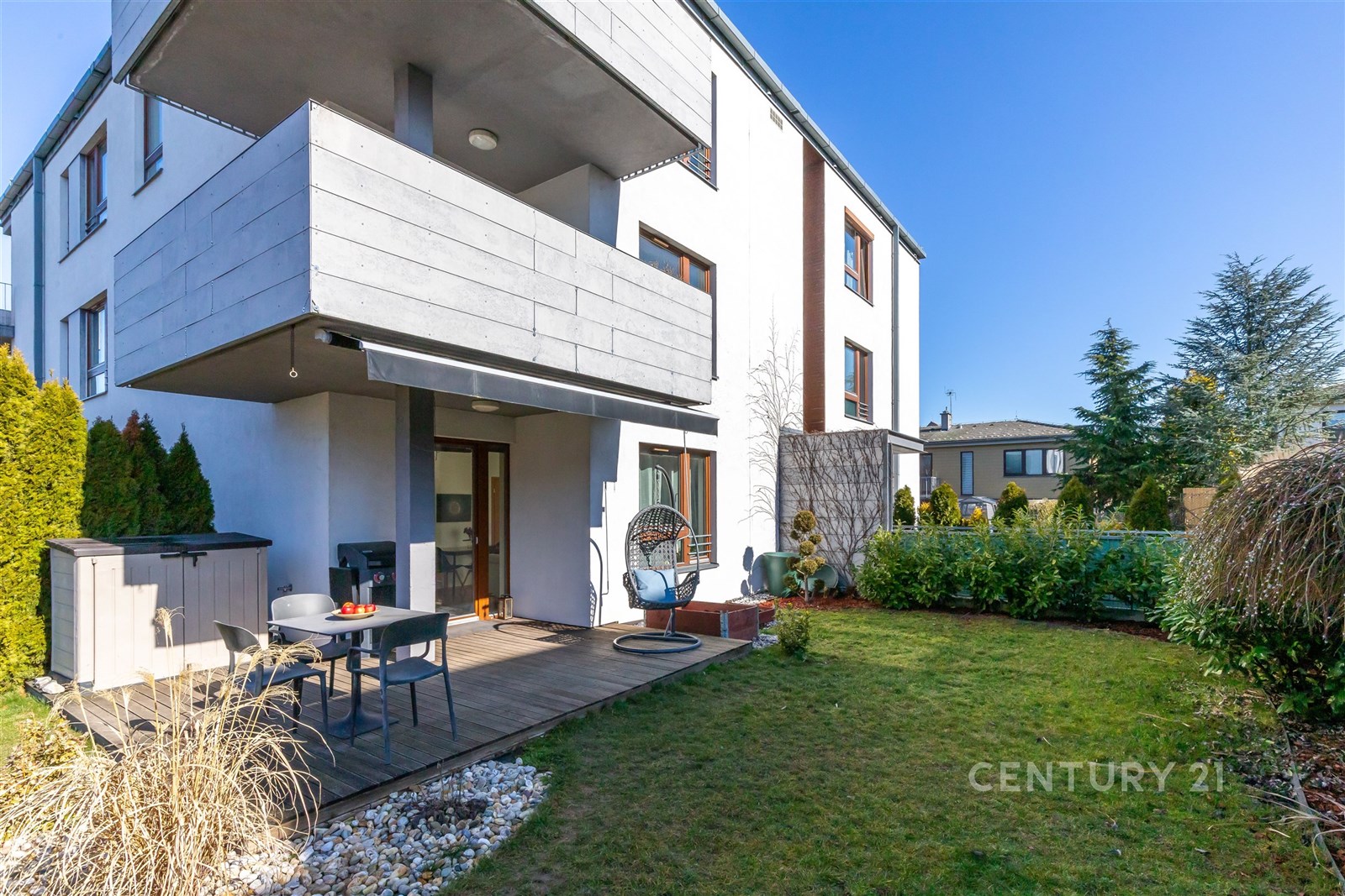 Zahrada a terasa na JZ