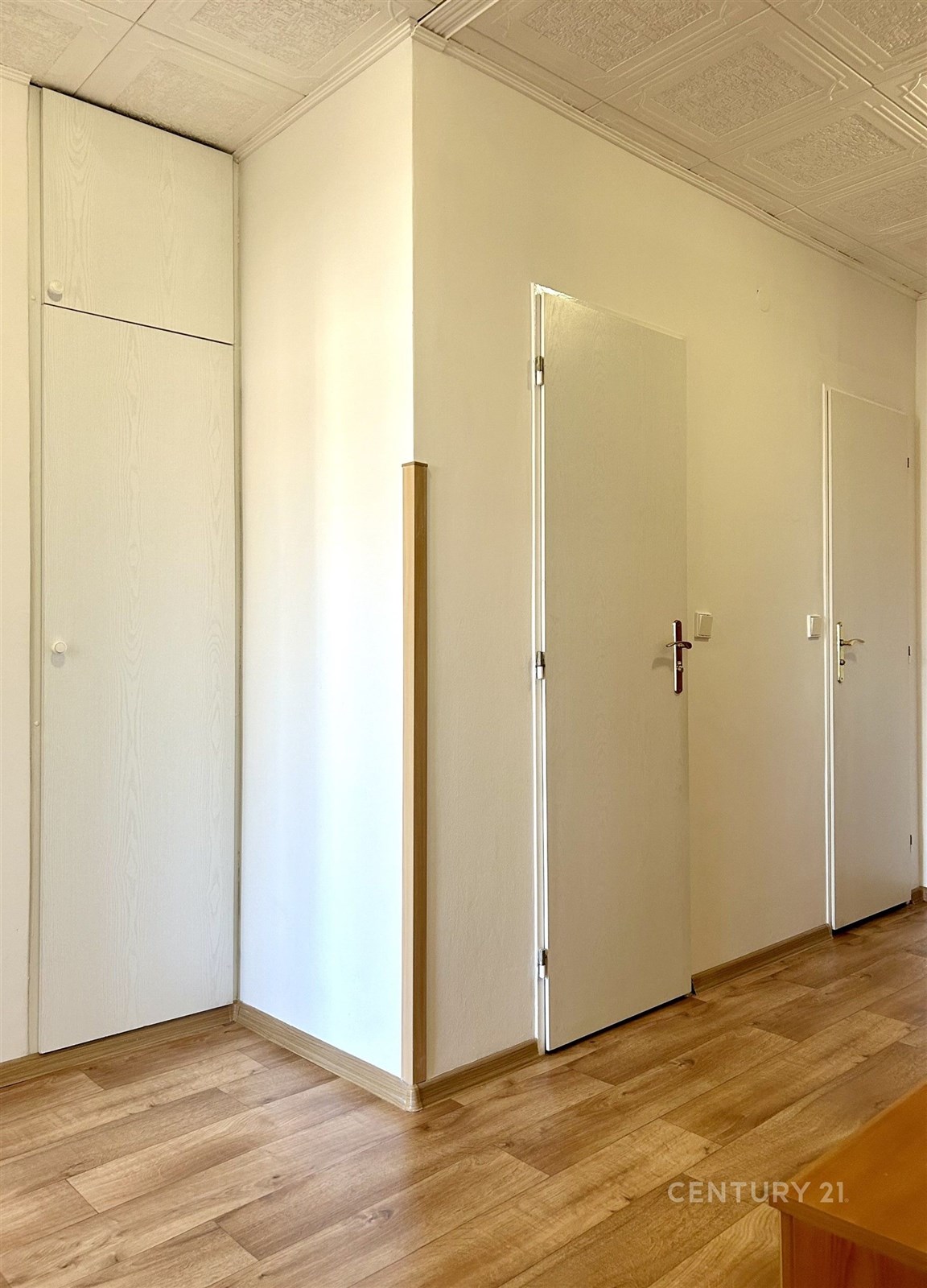 předsíň - dveře wc a koupelna