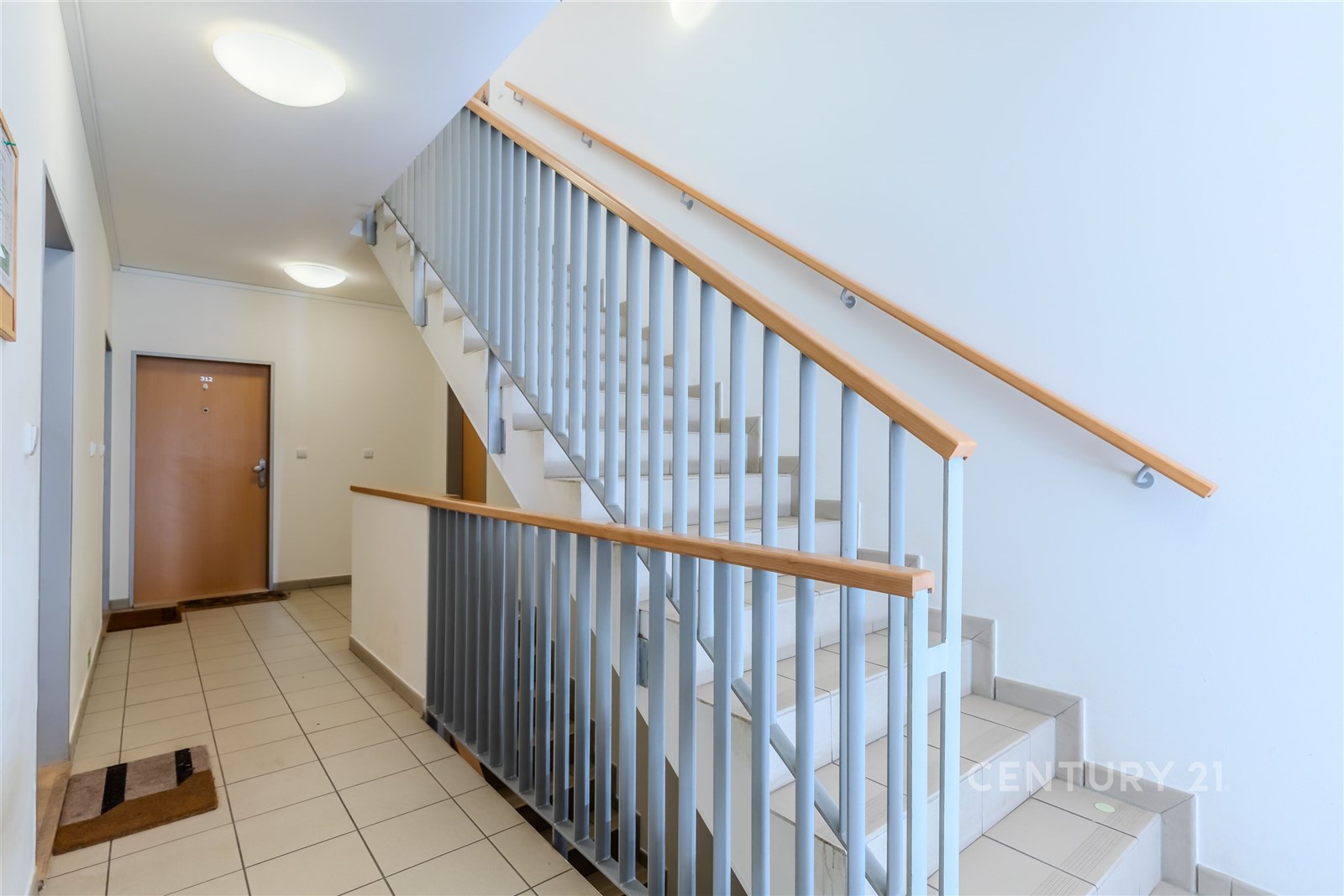 Chodba s přístupem do domu