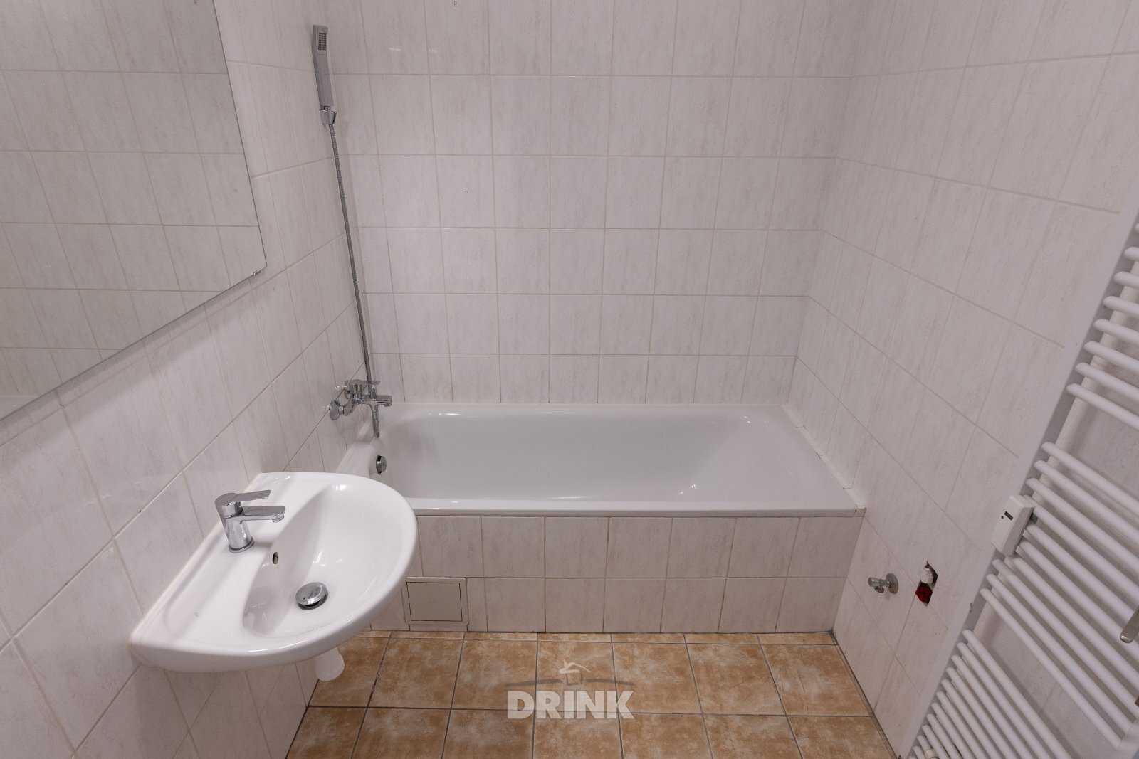 byt_2+1_na_prodej_bela_pod_bezdezem (9).jpg