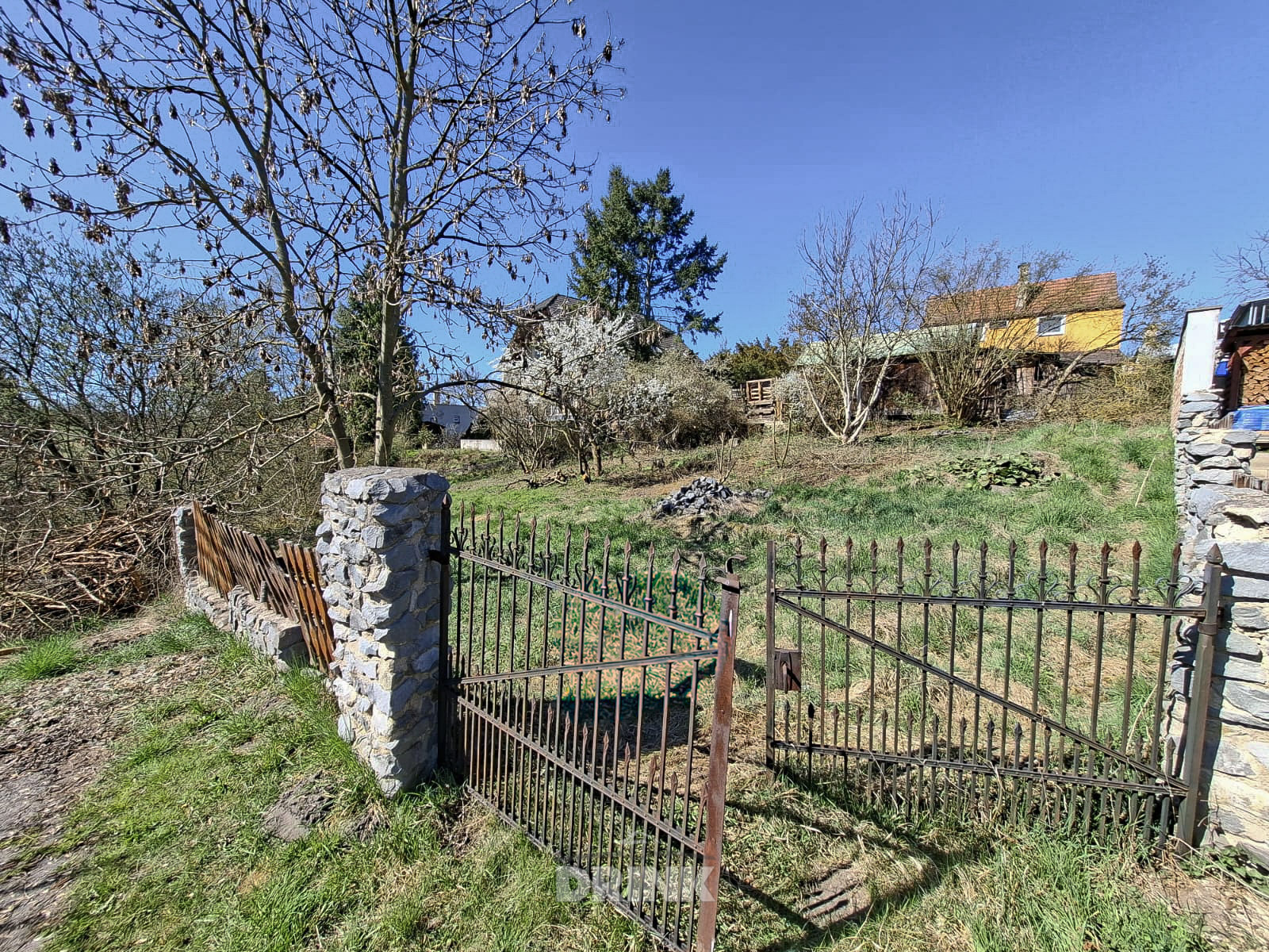 bela_pod_bezdezem_pozemek_na_prodej (7).jpg