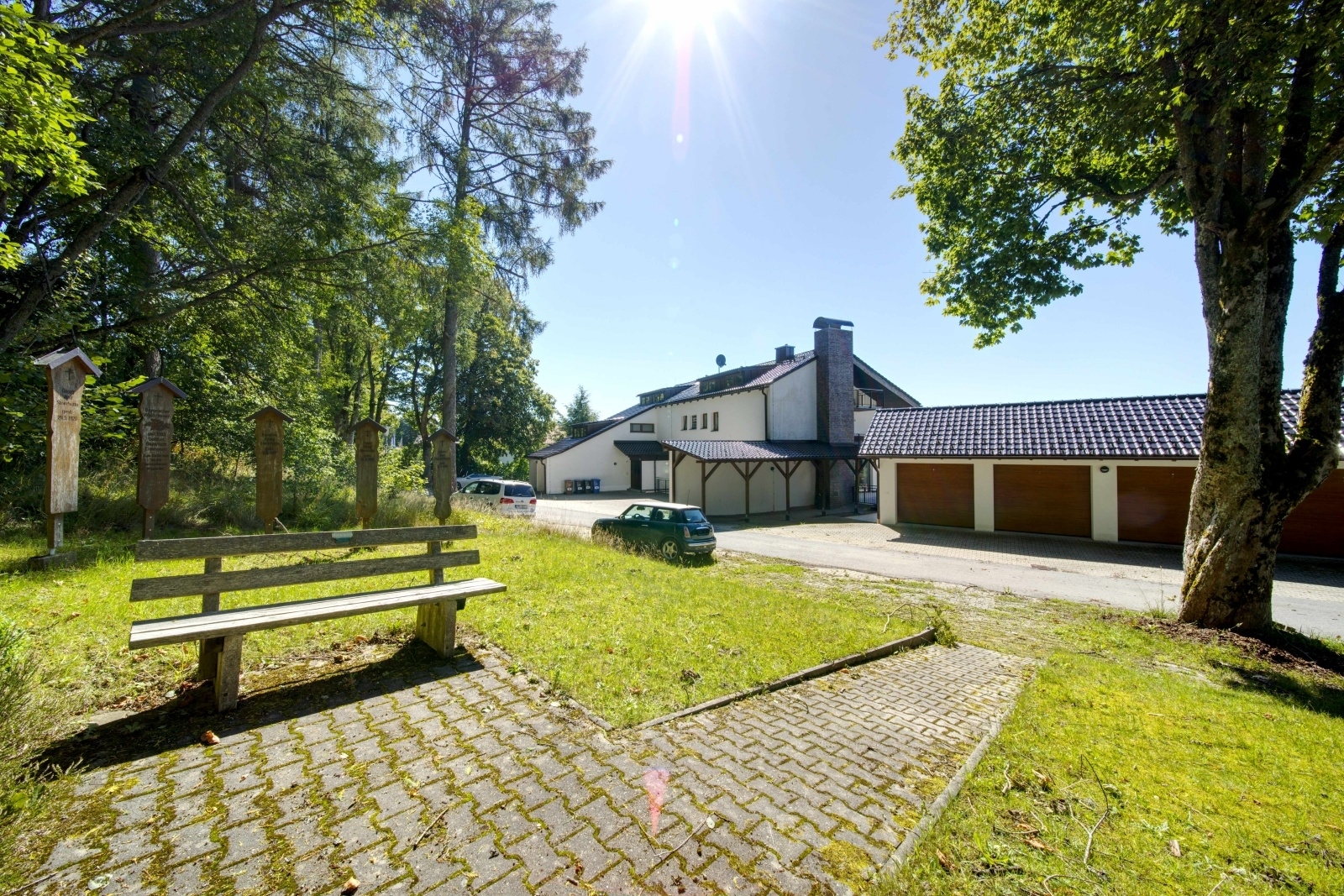 Bytový dům s garážemi