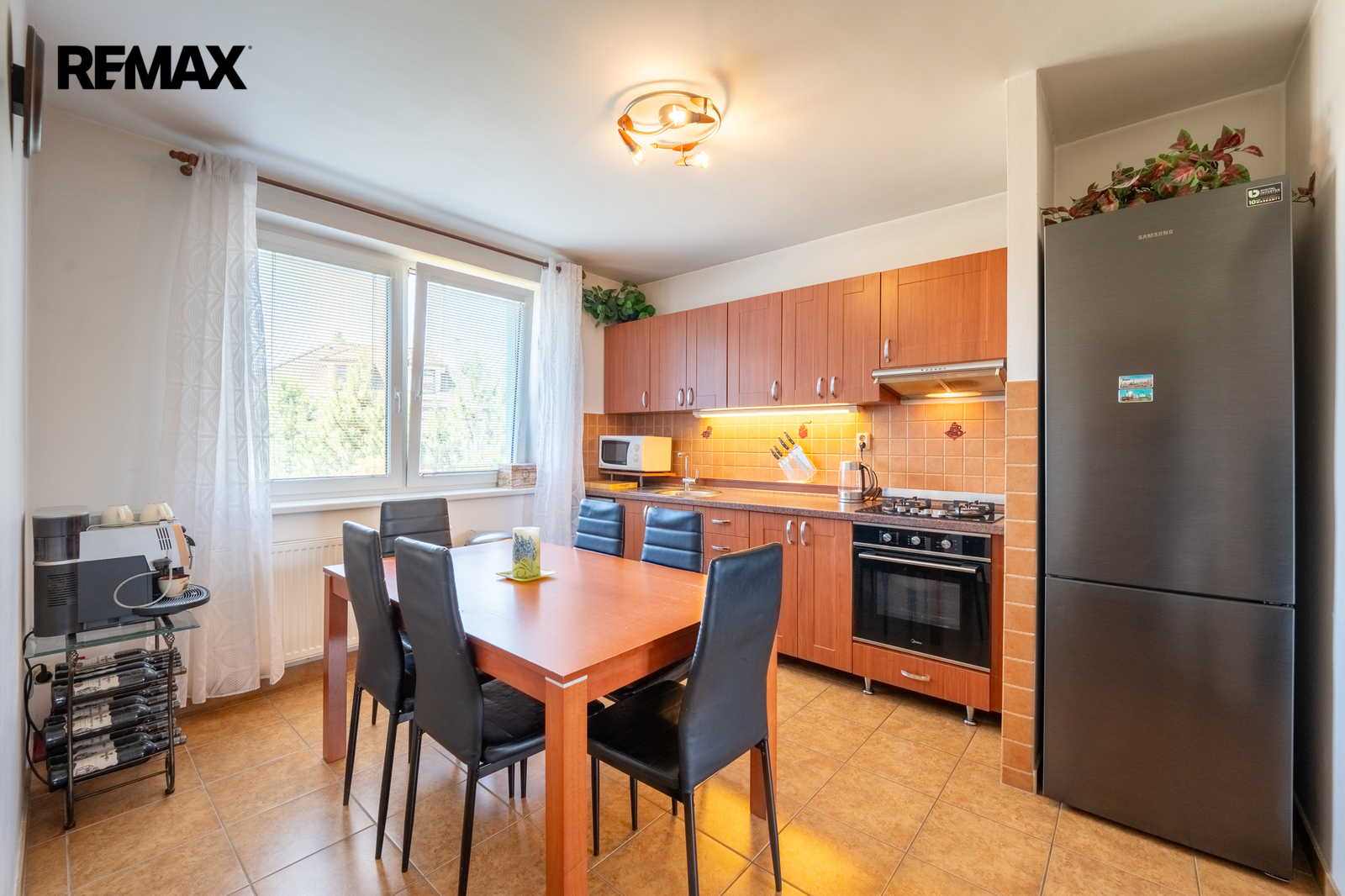 Prodej rodinného domu 288 m² – pohled 6