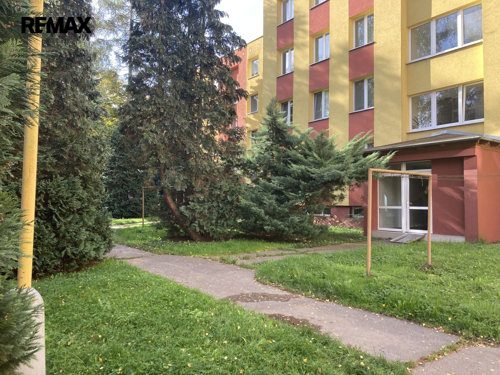 +420 604 191 744 I denisa.myslivcova@re-max.cz