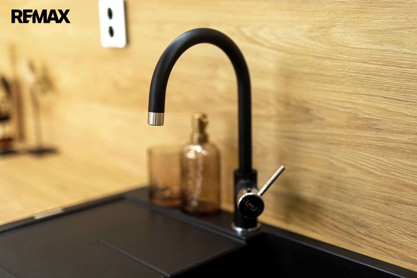 +420 604 191 744 I denisa.myslivcova@re-max.cz