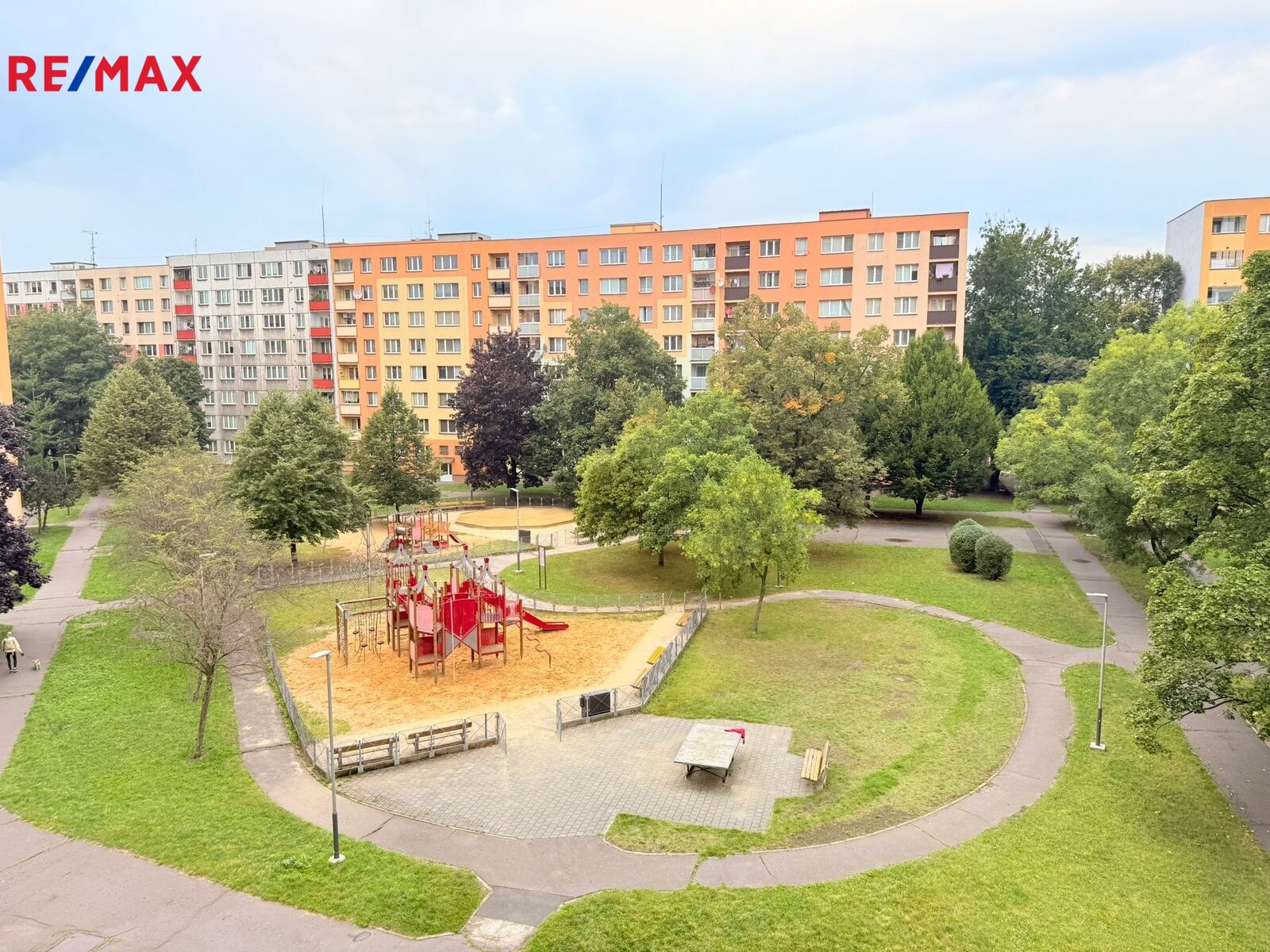 +420 604 191 744 I denisa.myslivcova@re-max.cz