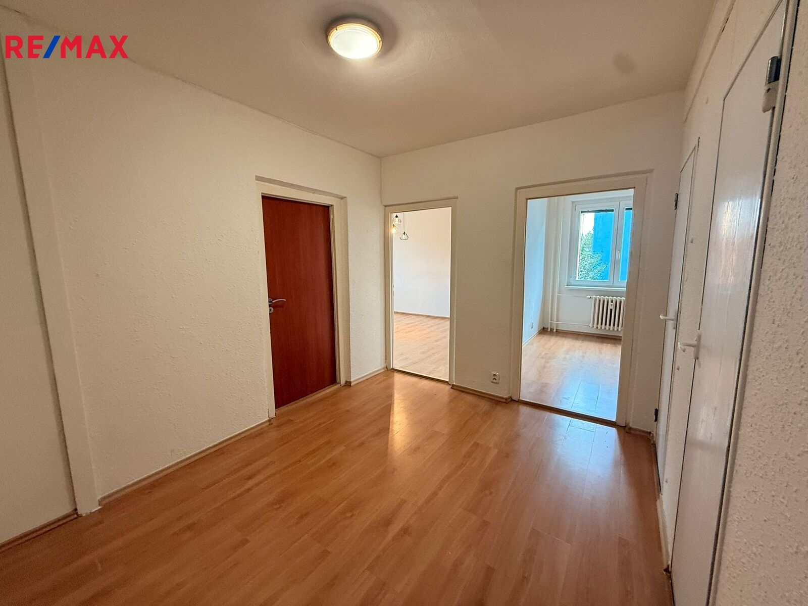 +420 604 191 744 I denisa.myslivcova@re-max.cz