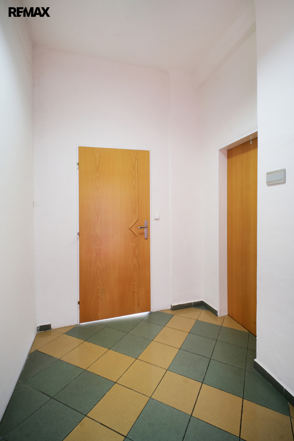 +420 604 191 744 I denisa.myslivcova@re-max.cz