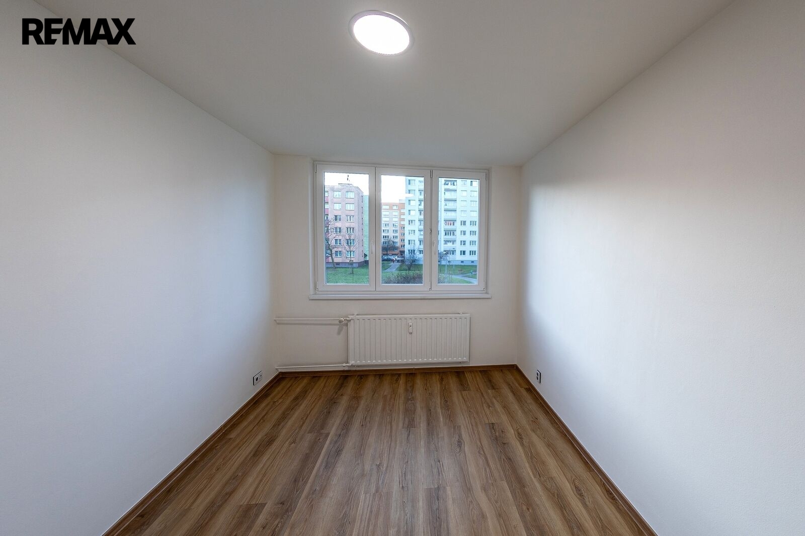 +420 604 191 744 I denisa.myslivcova@re-max.cz