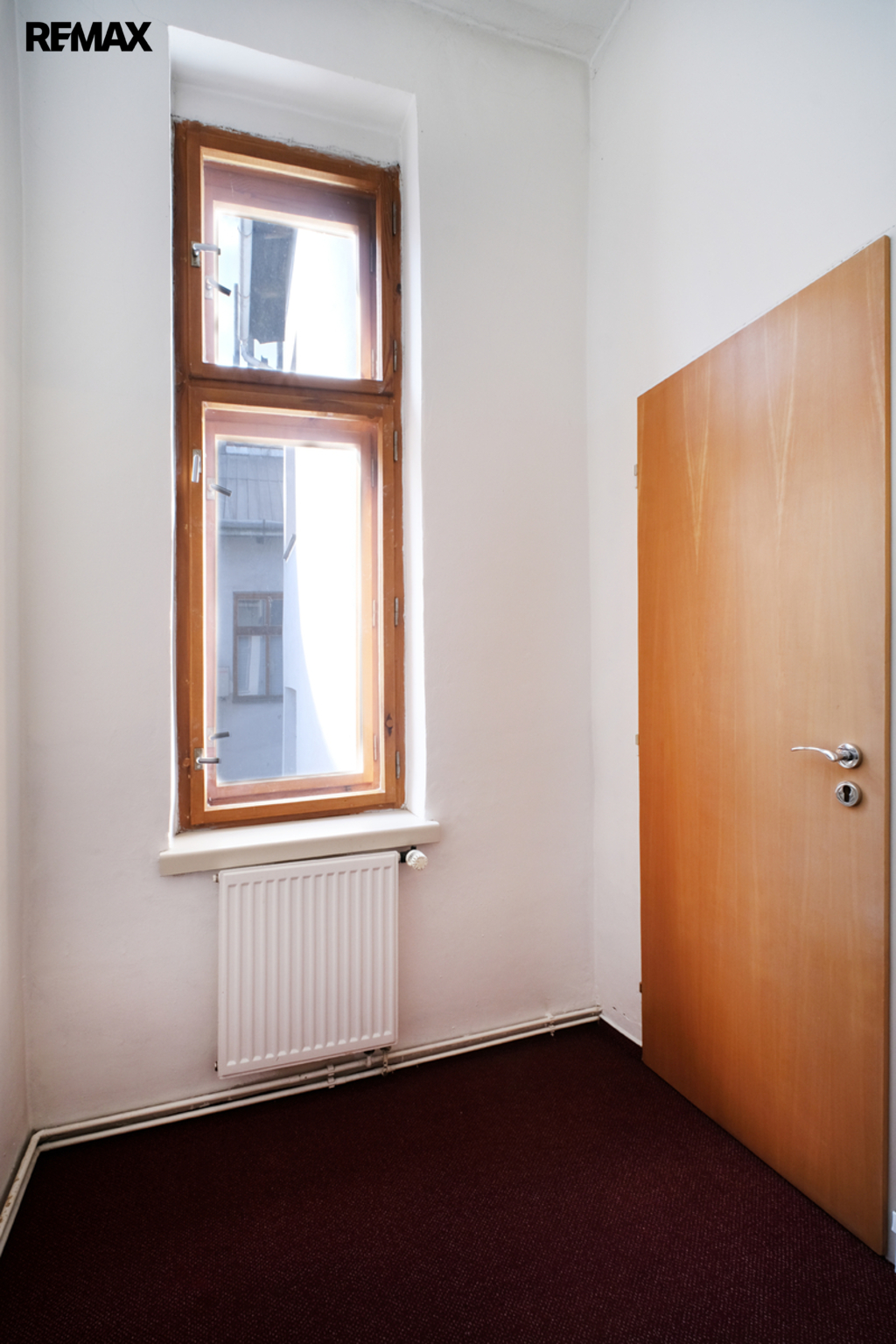 +420 604 191 744 I denisa.myslivcova@re-max.cz