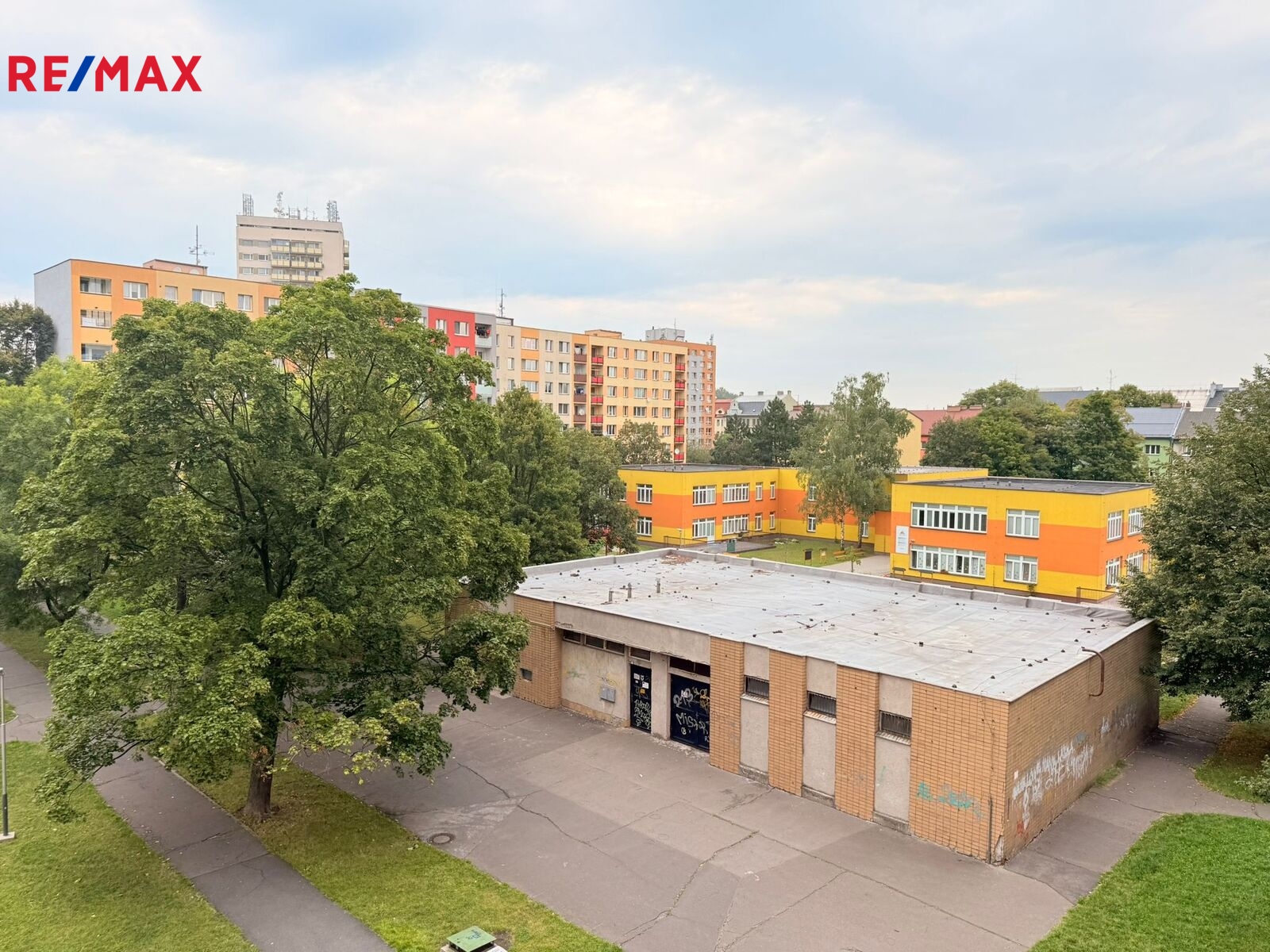 +420 604 191 744 I denisa.myslivcova@re-max.cz