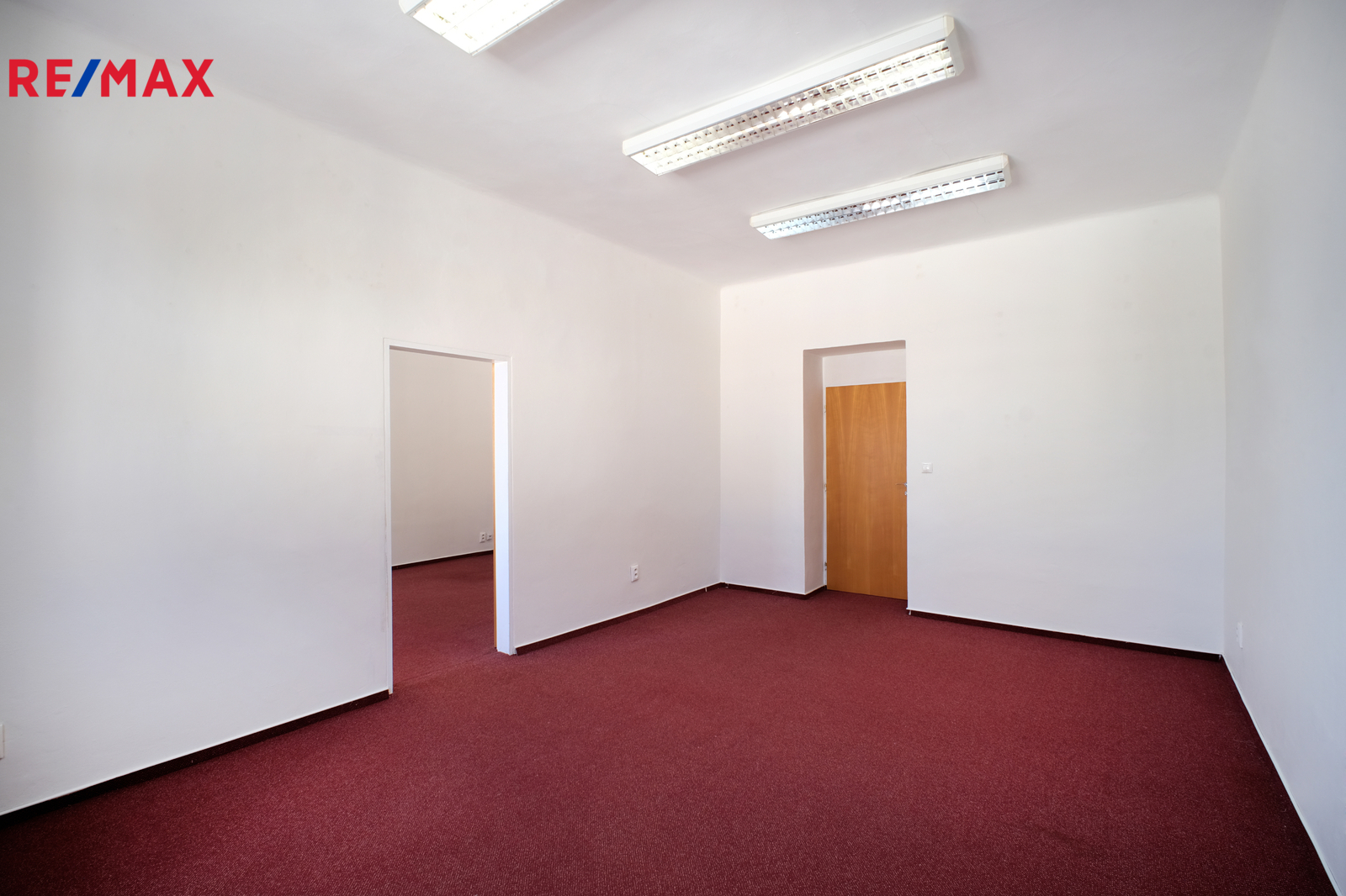 +420 604 191 744 I denisa.myslivcova@re-max.cz