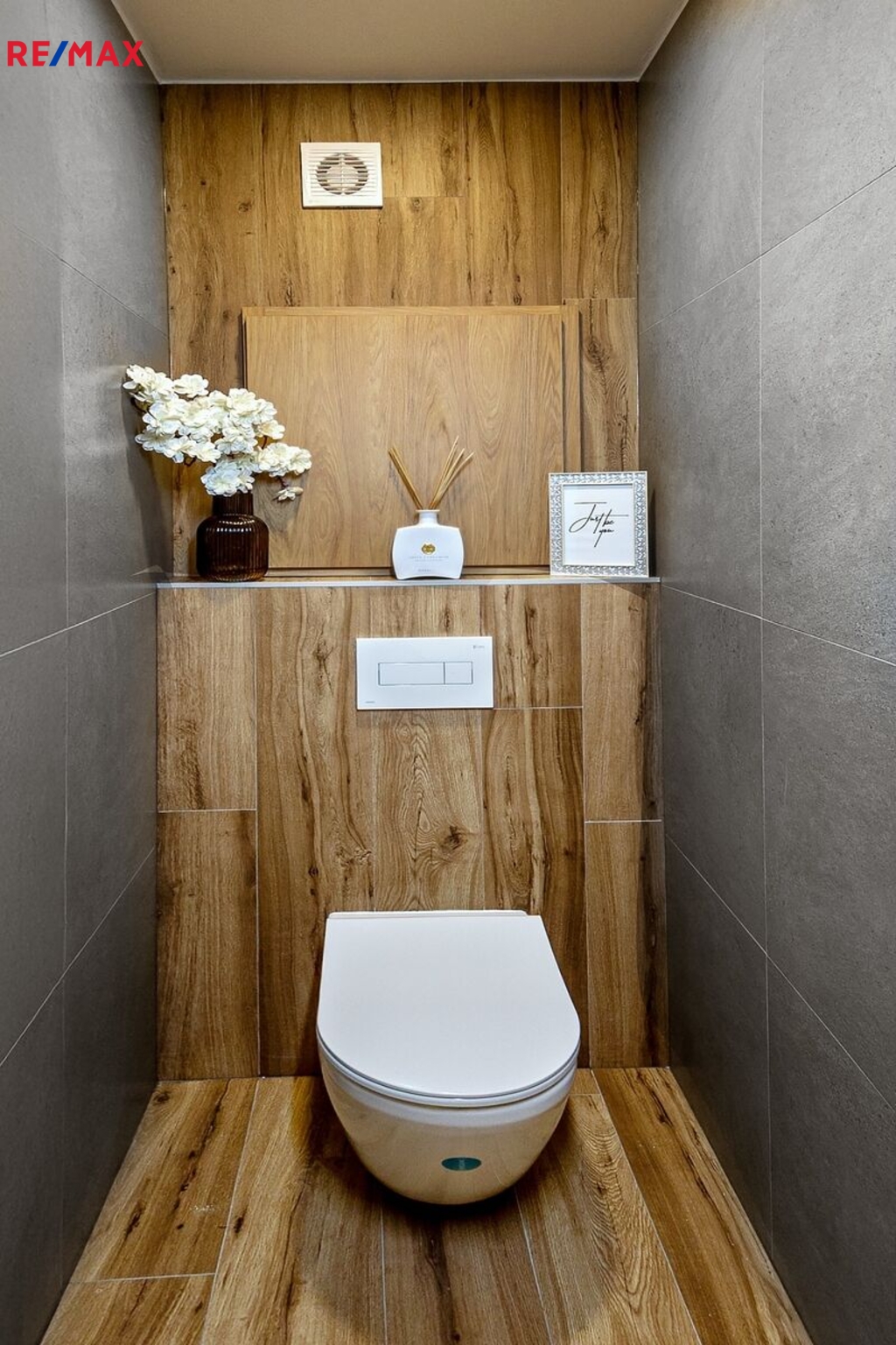 +420 604 191 744 I denisa.myslivcova@re-max.cz