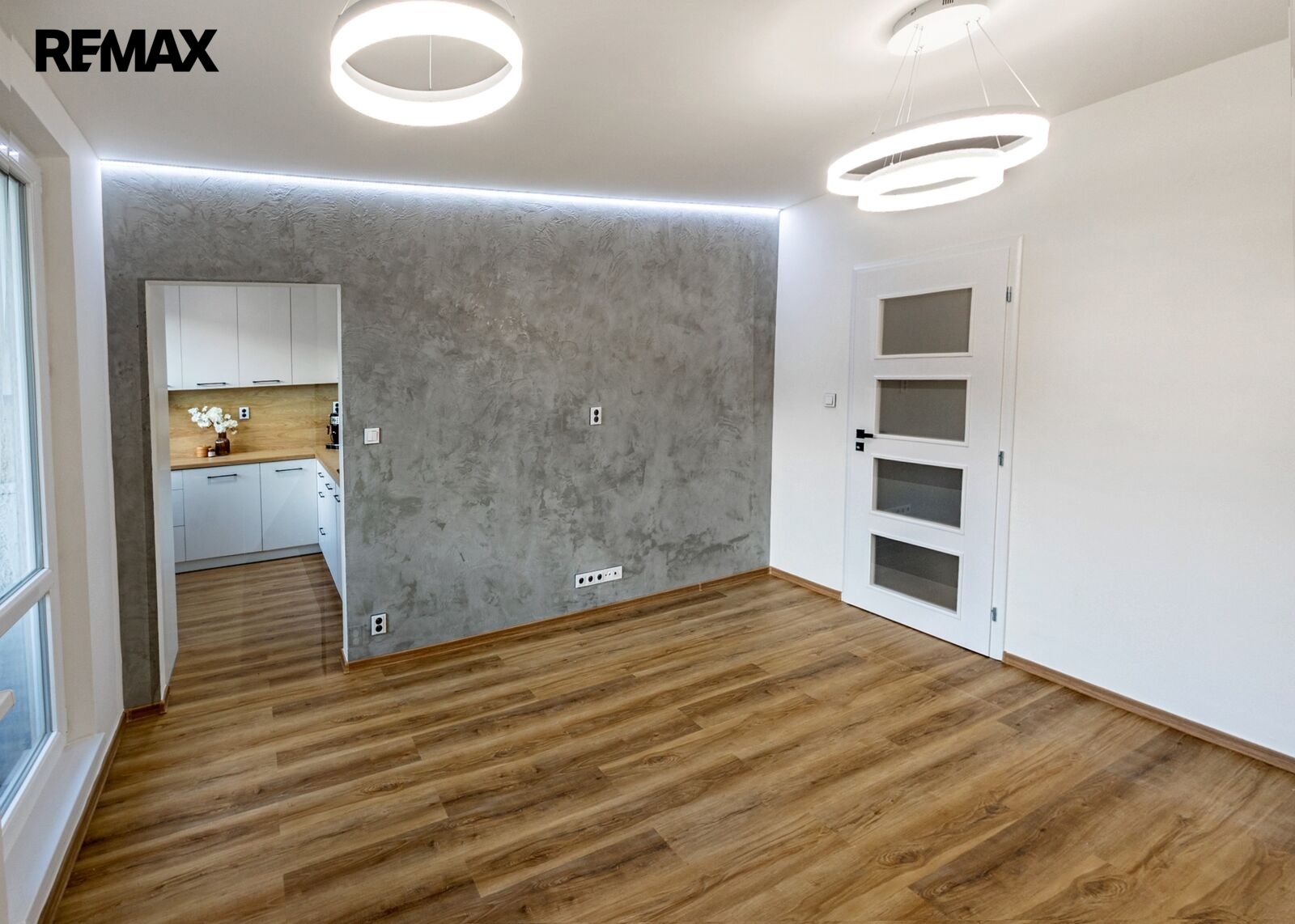 +420 604 191 744 I denisa.myslivcova@re-max.cz