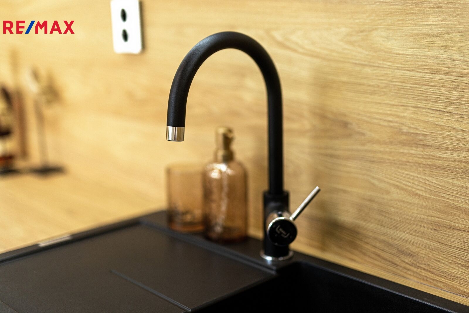 +420 604 191 744 I denisa.myslivcova@re-max.cz