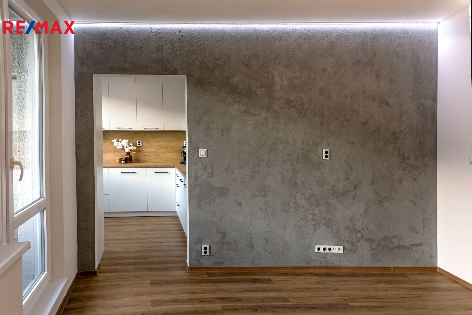 +420 604 191 744 I denisa.myslivcova@re-max.cz