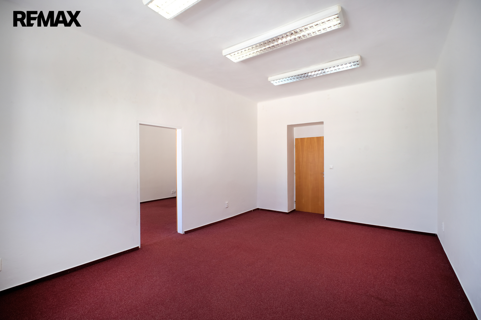 +420 604 191 744 I denisa.myslivcova@re-max.cz