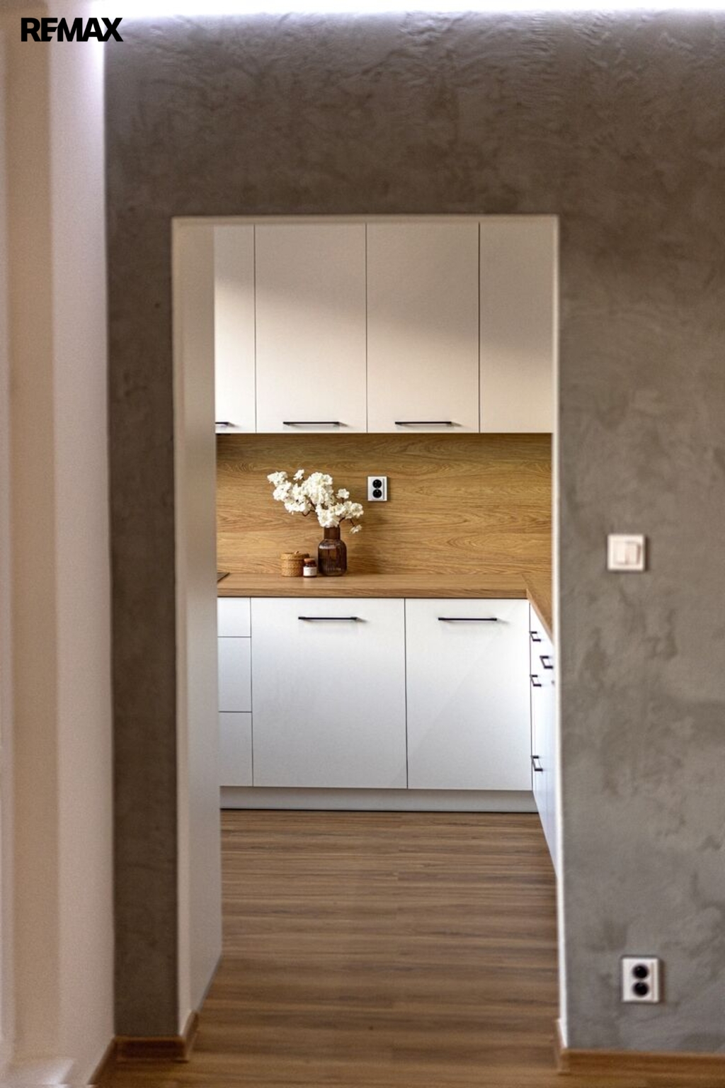 +420 604 191 744 I denisa.myslivcova@re-max.cz