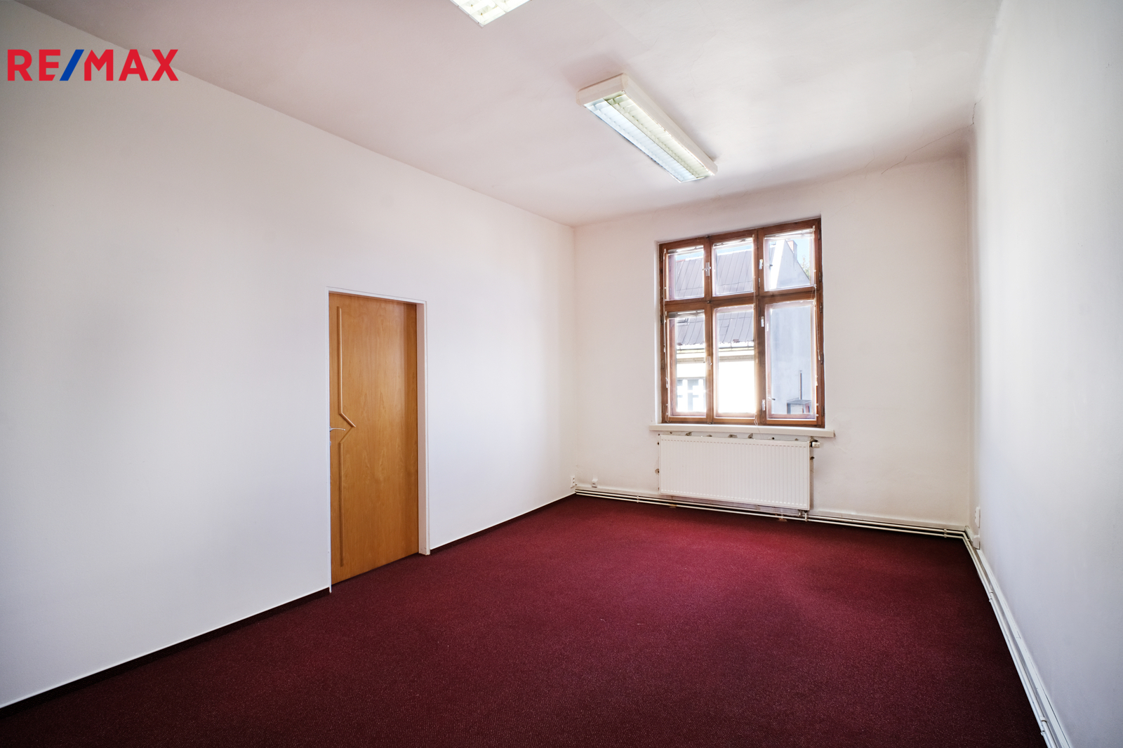 +420 604 191 744 I denisa.myslivcova@re-max.cz