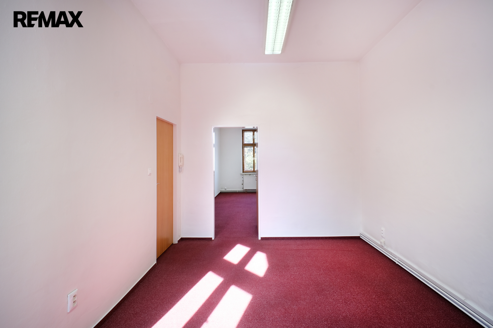 +420 604 191 744 I denisa.myslivcova@re-max.cz