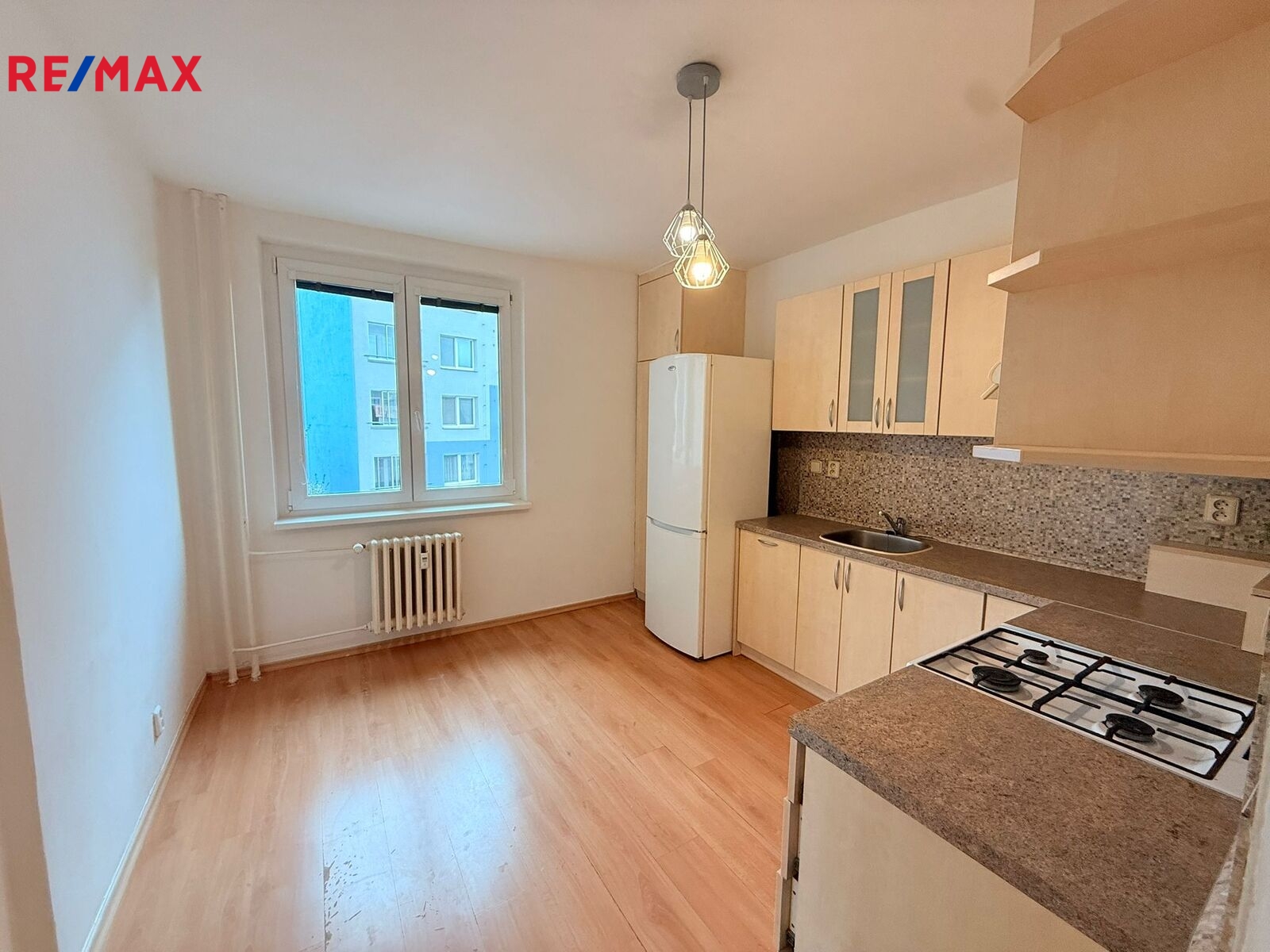 +420 604 191 744 I denisa.myslivcova@re-max.cz