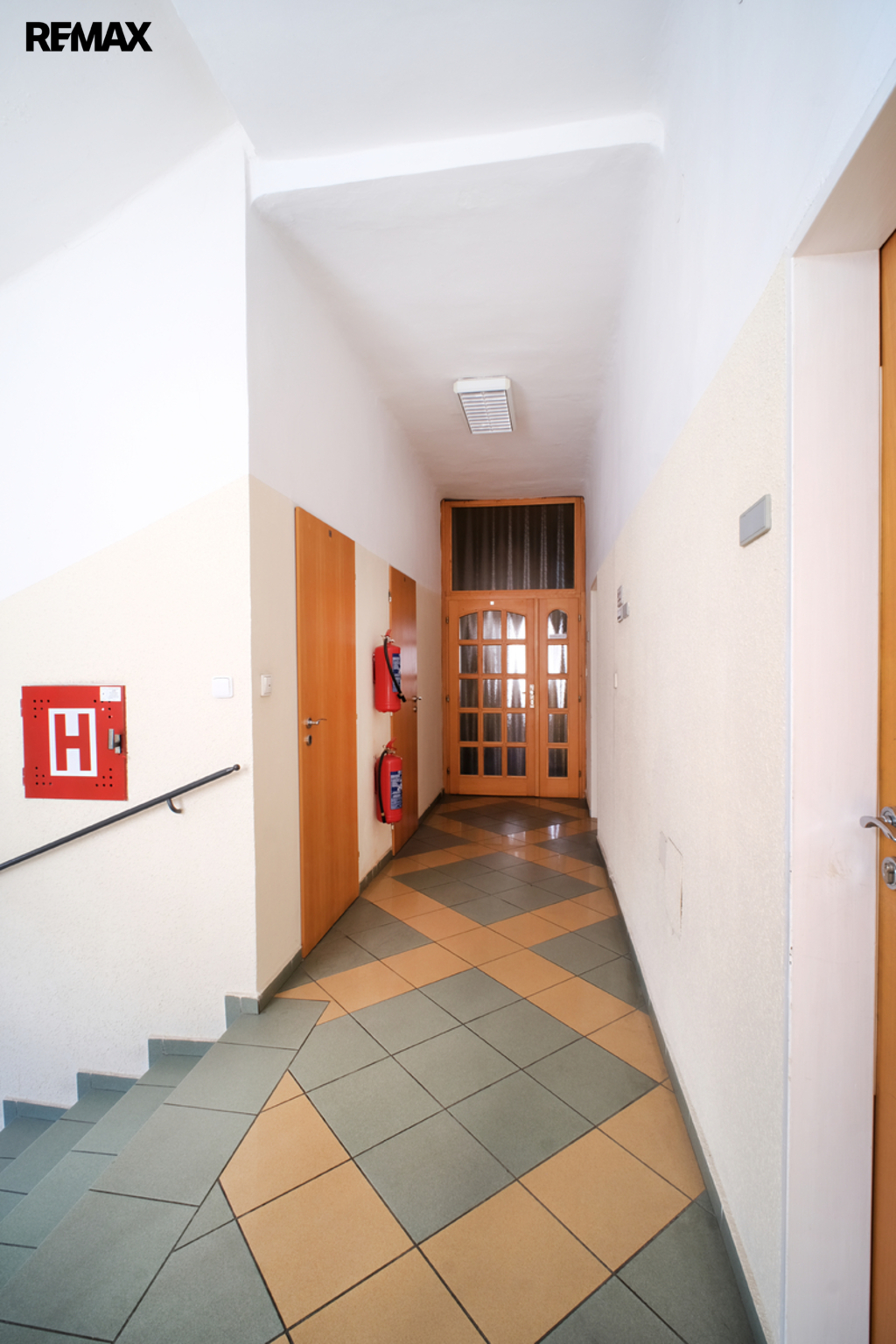 +420 604 191 744 I denisa.myslivcova@re-max.cz