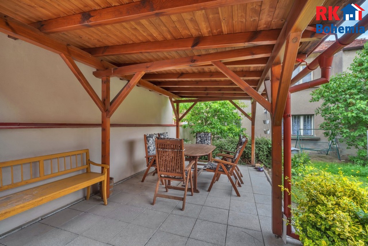 pergola