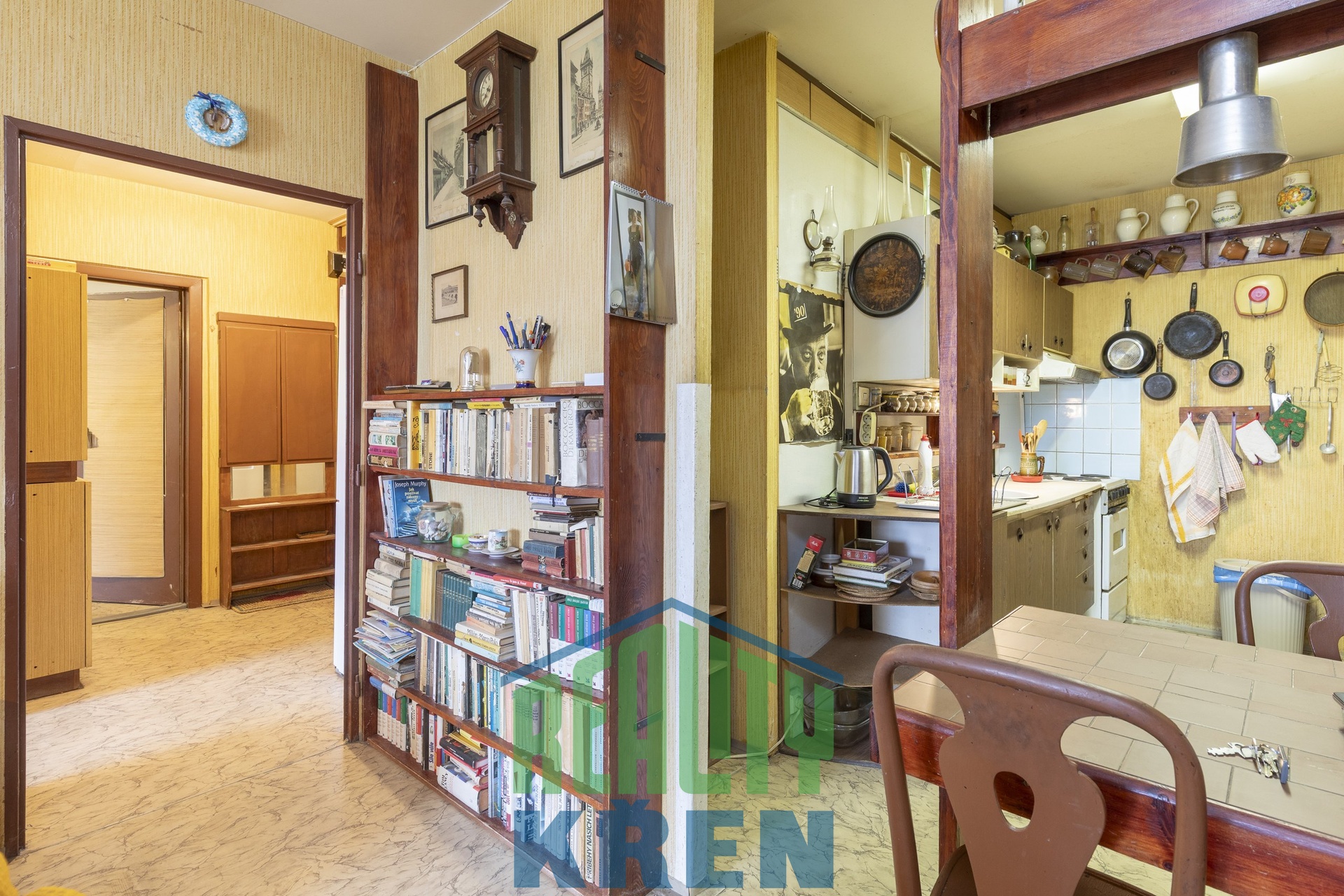 pohled na kuch. kout a předsíň