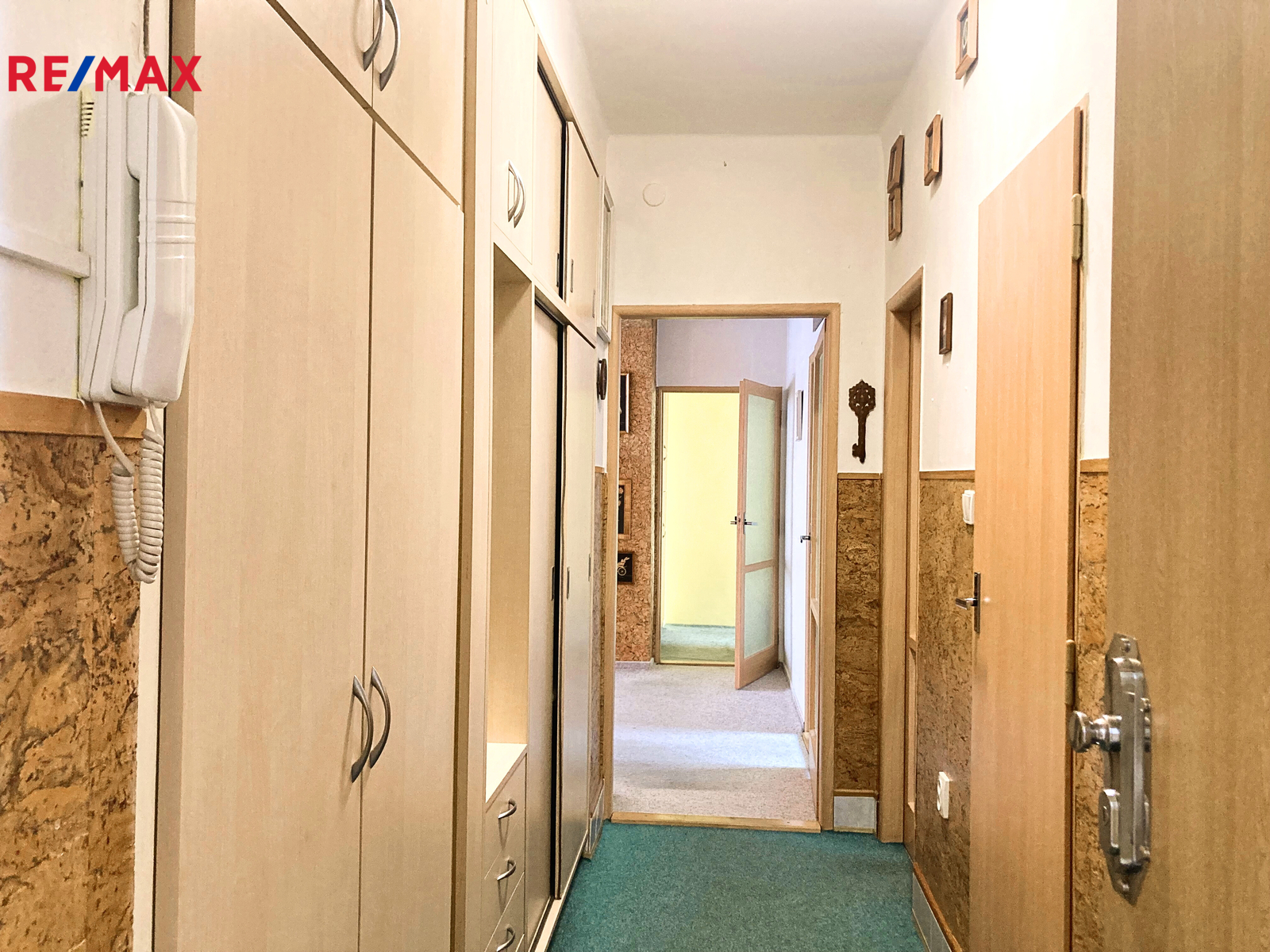 Chodba s úložným prostorem