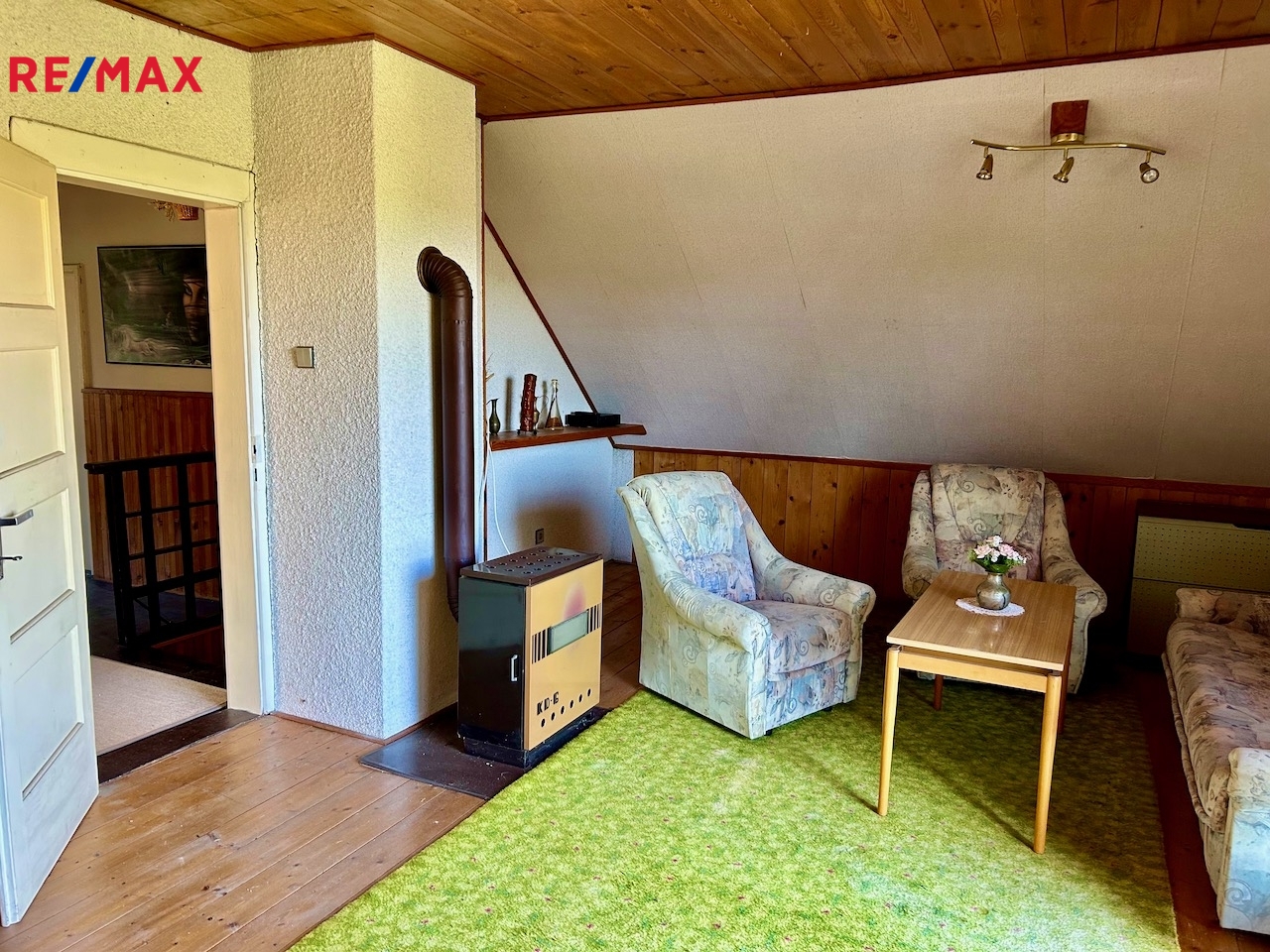 Velký RD se stodolou