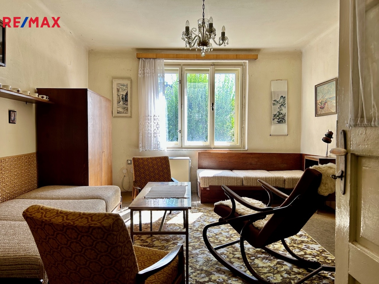 Velký RD se stodolou