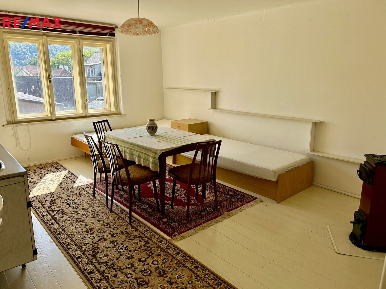 Velký RD se stodolou