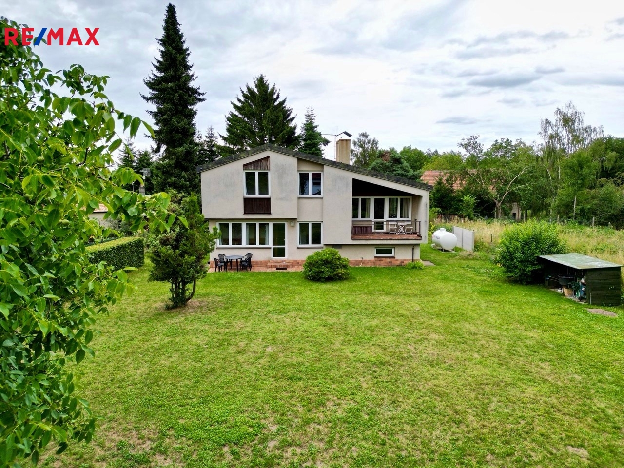 Krásný RD v přírodě