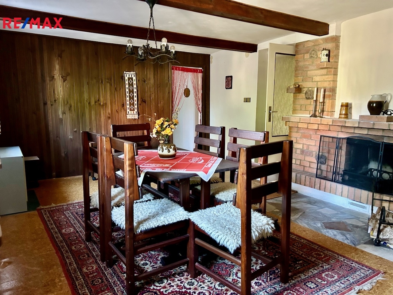 Velký RD se stodolou