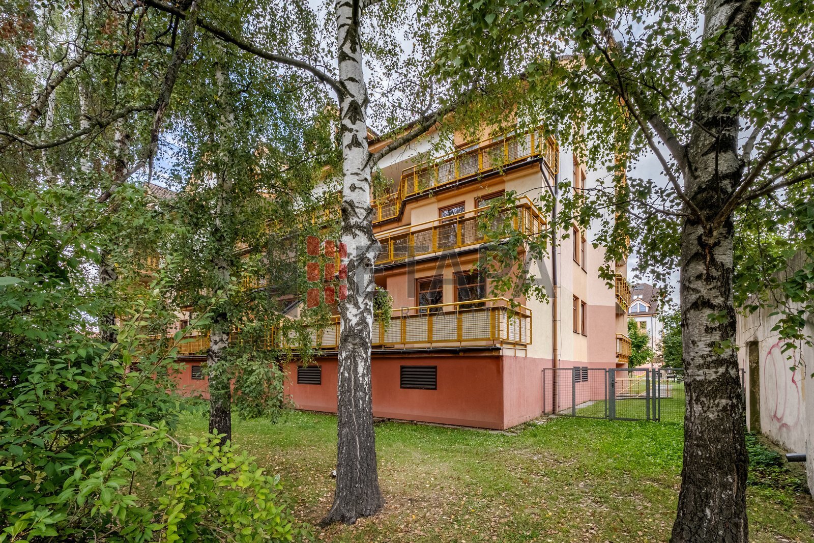 dům a vstup na zahradu