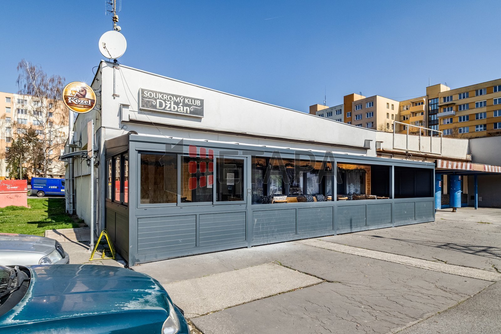 budova s terasou