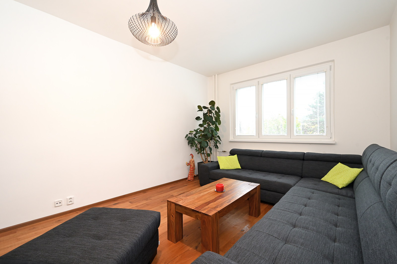 Pronájem bytu 3+1 Praha 28 000 Kč za měsíc, foto 1