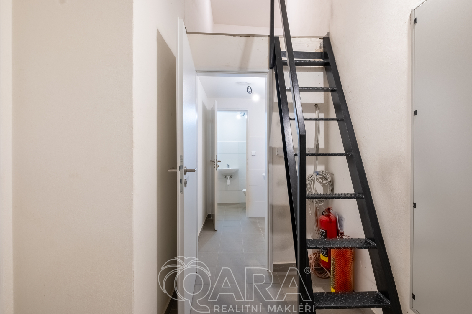 Schodiště do kanceláře