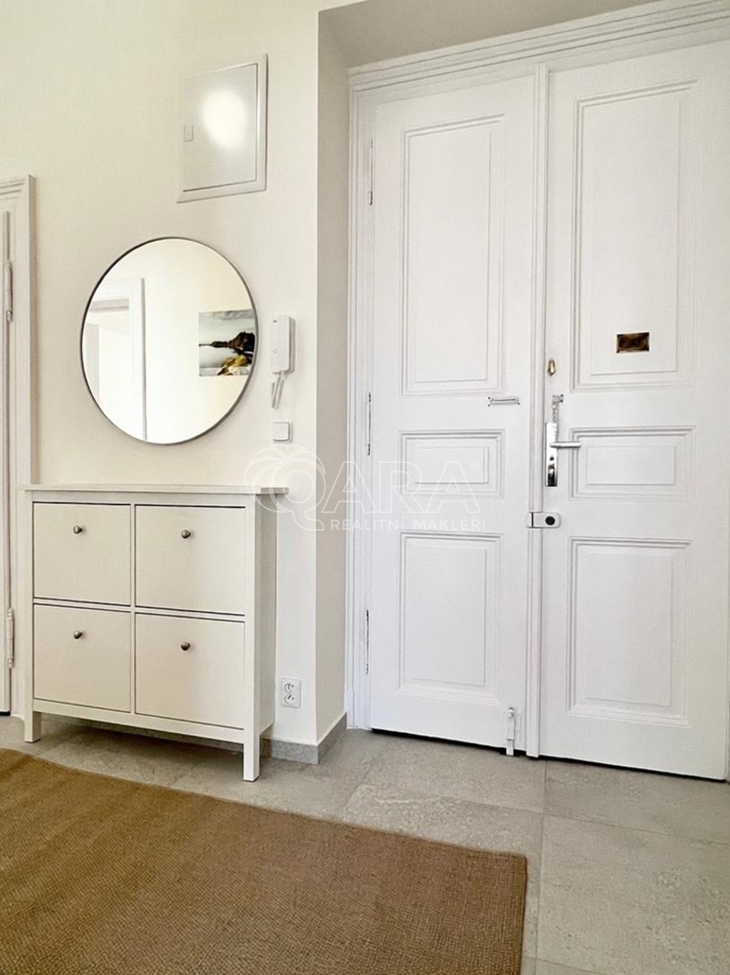 Předsíň - vstup do bytu