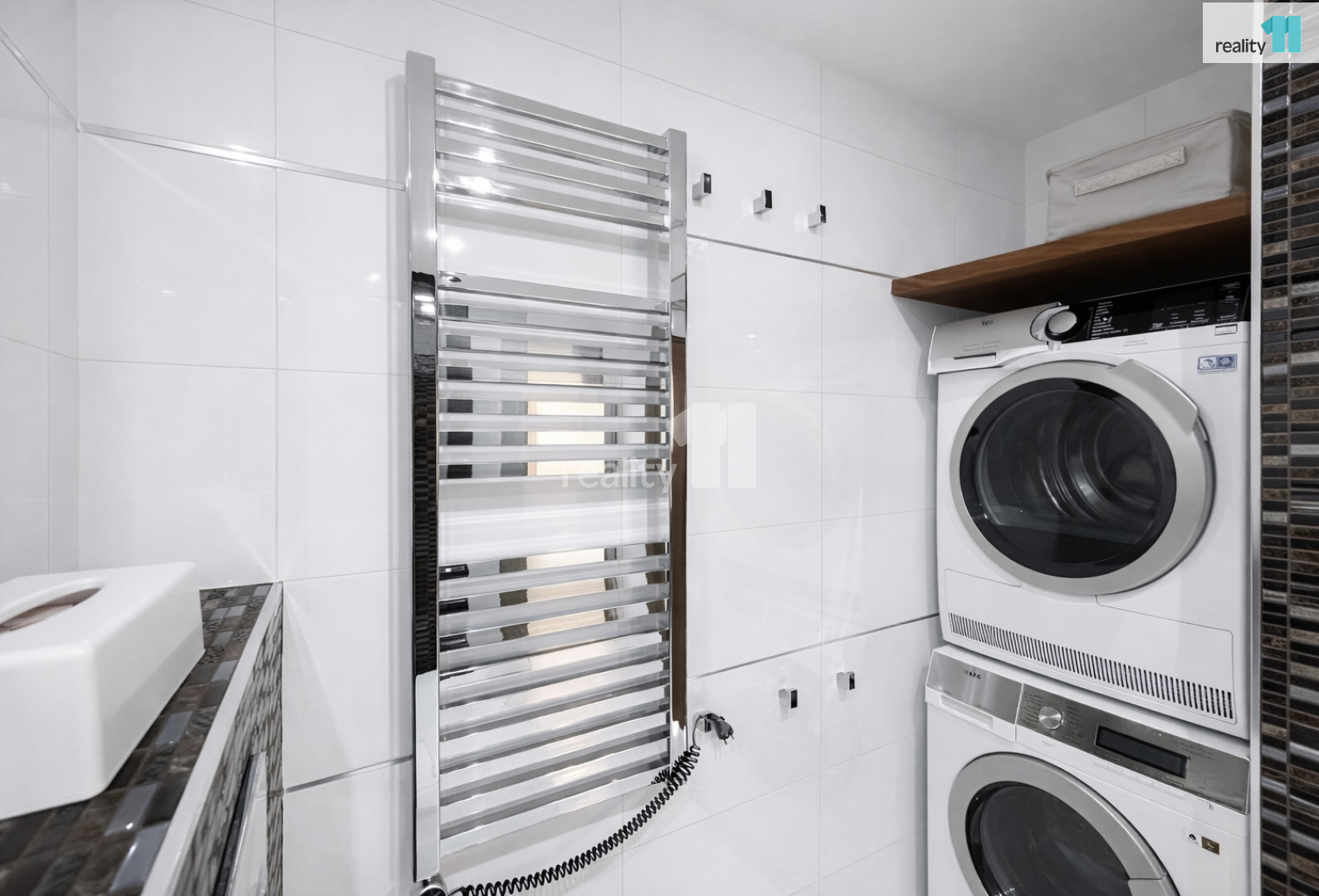 pračka, sušička, nerez vyhřívaný žebřík