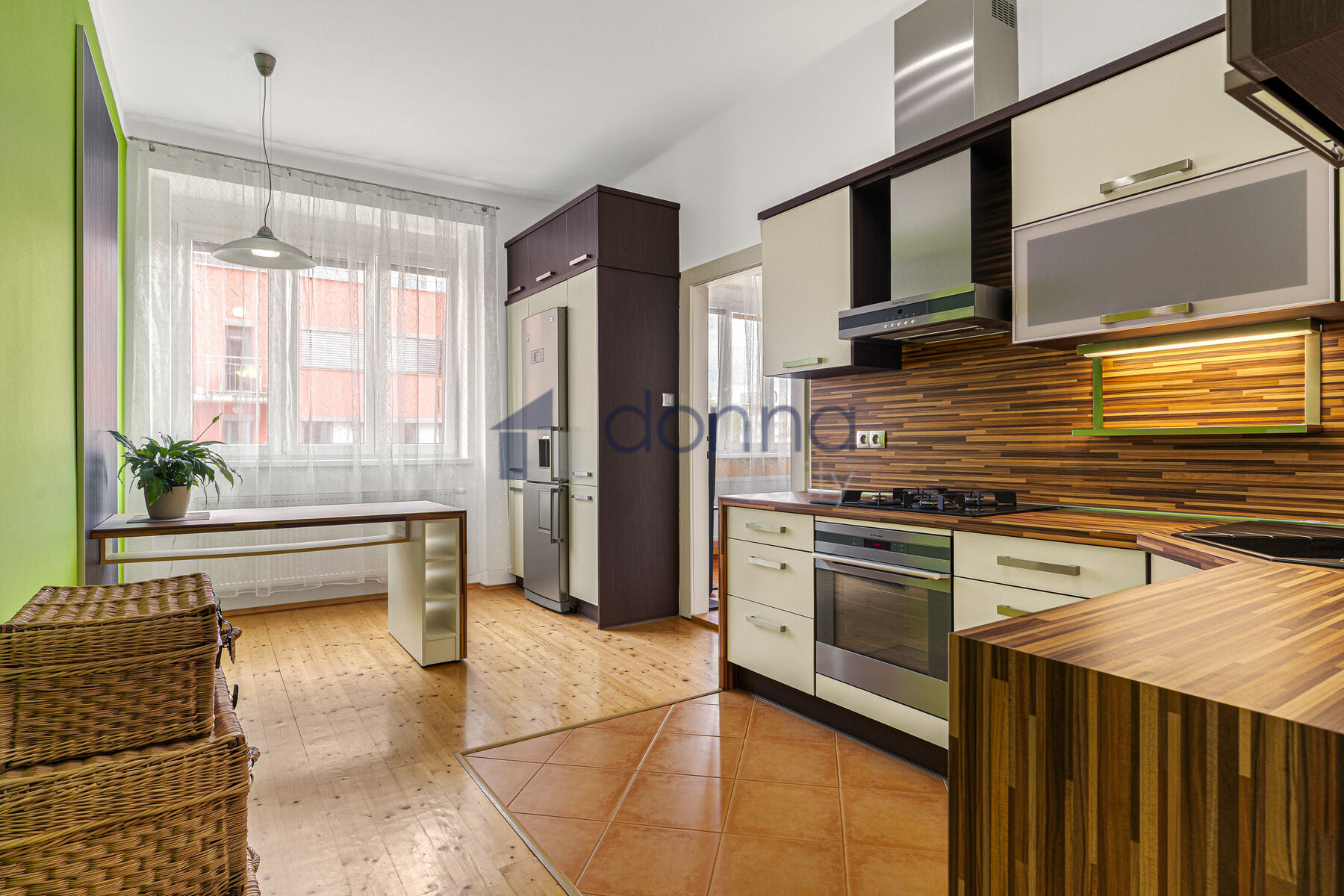 Prodej bytu 2+kk Praha 7 990 000 Kč, foto 1