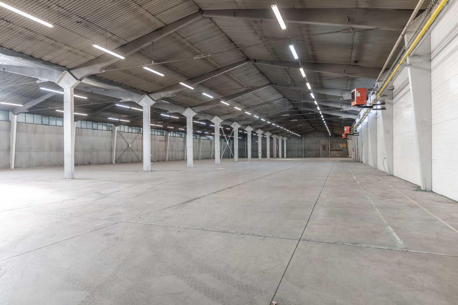 Hala B_2 520 m2 Prazanka_78-Luzkovice.jpg