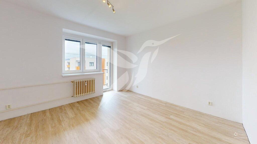 Byt-11-Planicka-693-Klatovy-Living-Room-Defurnished.jpg